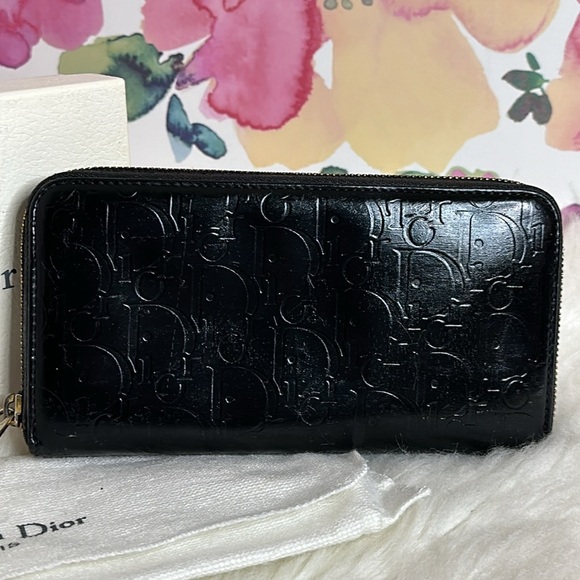 💯Authentic Dior Black Embossed Wallet🍀 - Picture 1 of 15